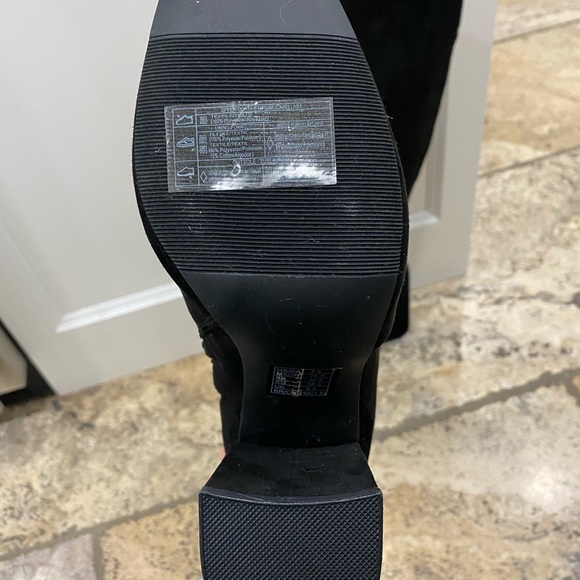 Black boots - Picture 4 of 5